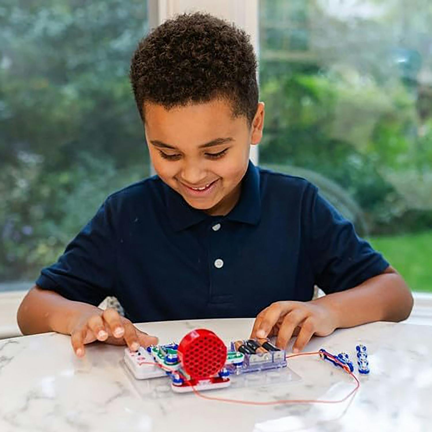 Snap Circuits: FM Radio