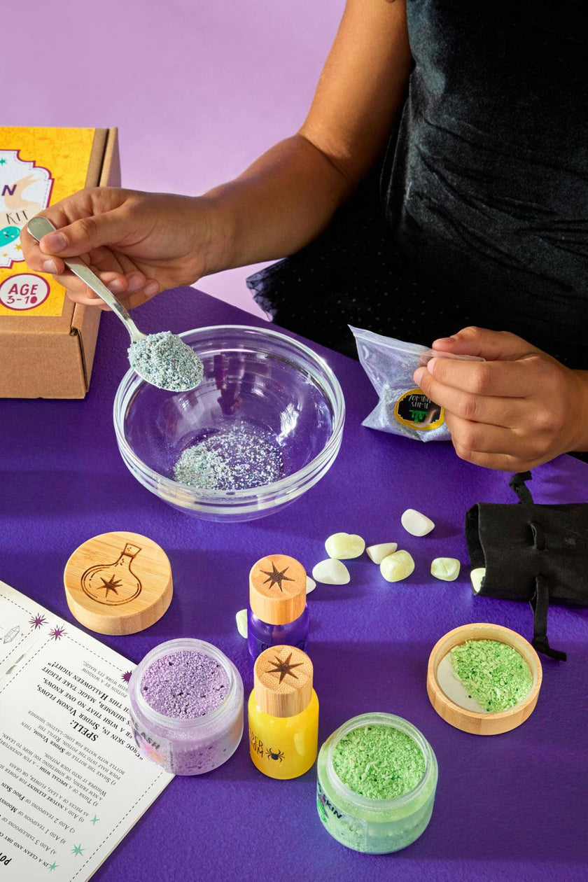 Halloween Magic - Large Potion Kit