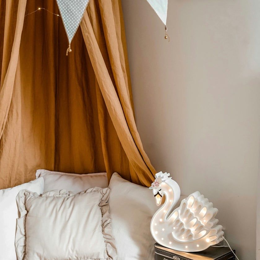 Little Lights Swan Lamp