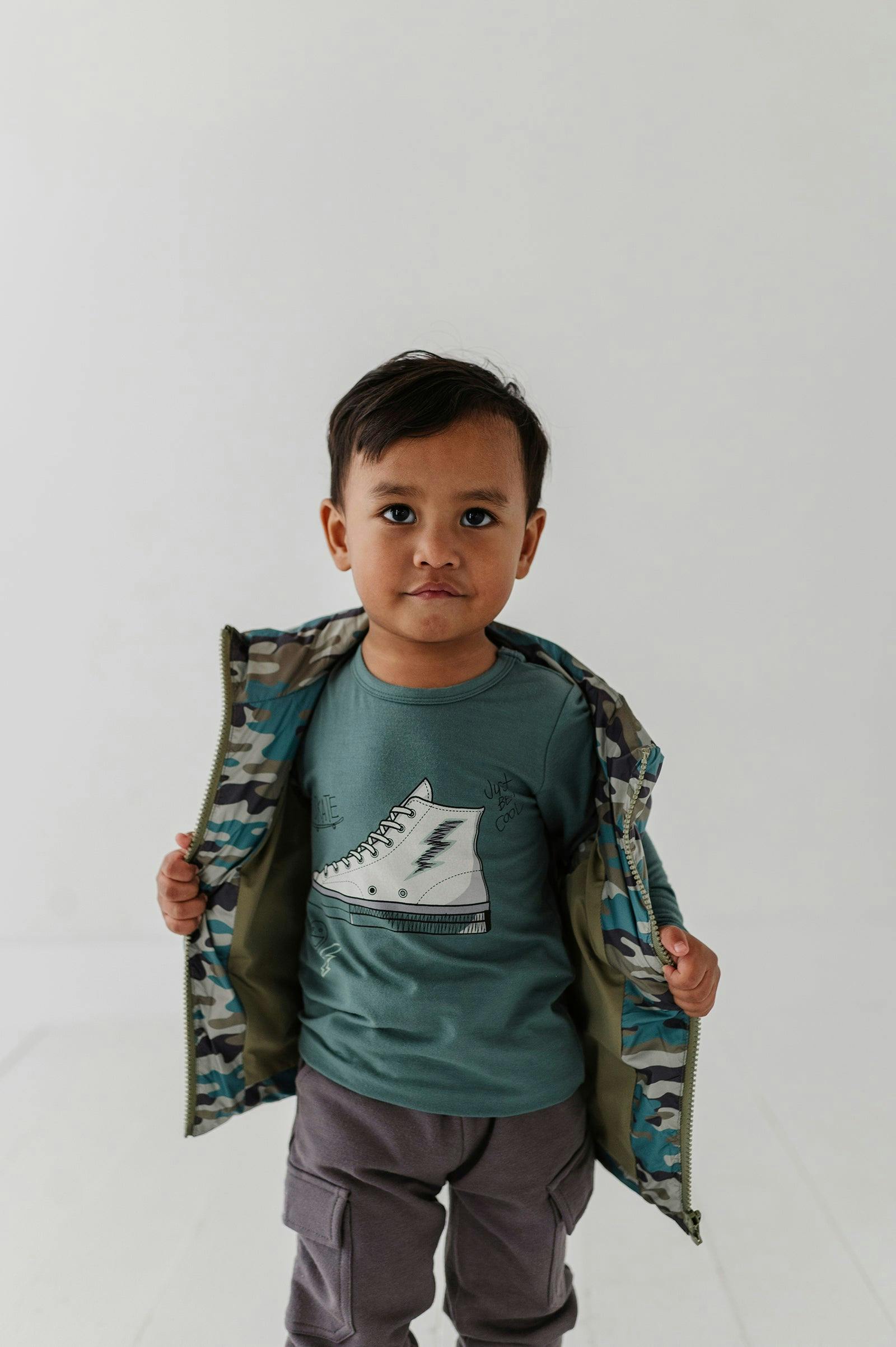 Boys Long Sleeve Tee in Sneaker