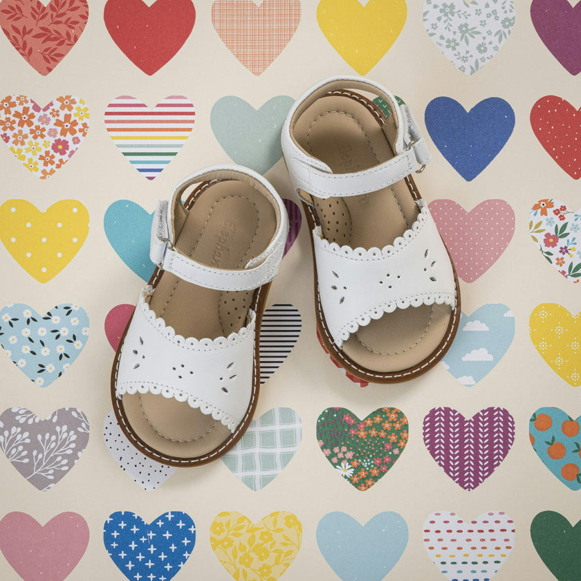 Toddler Classic Scallop Sandal | White Leather
