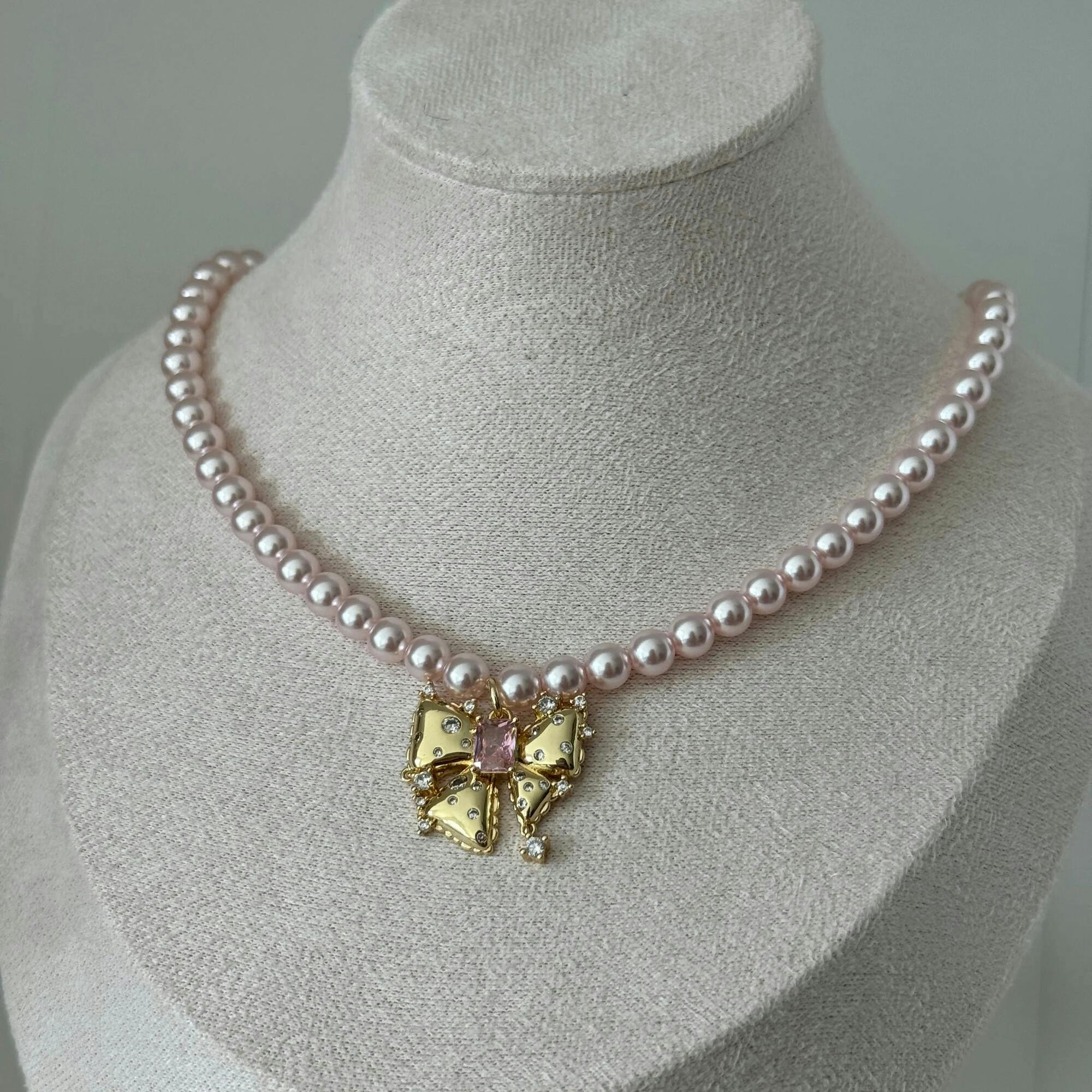 Chloe Pearl Necklace