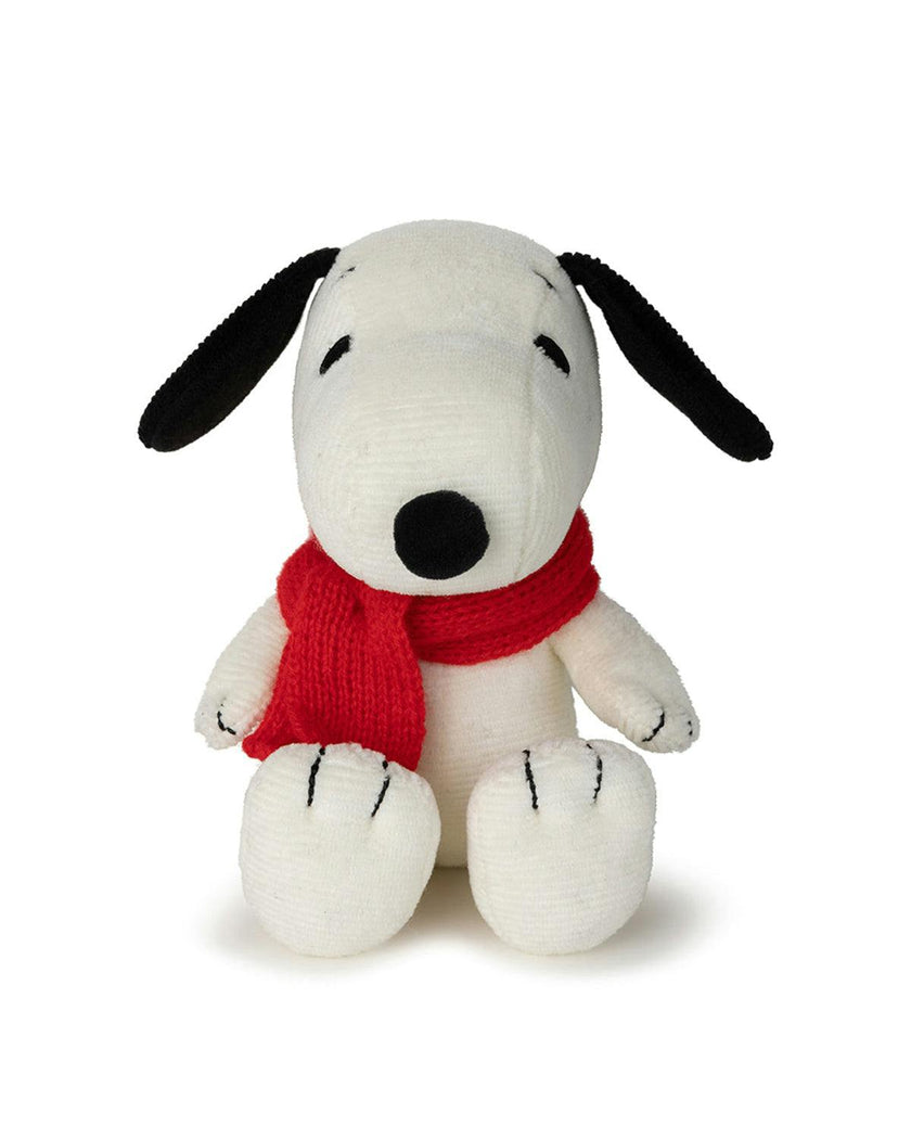 PEANUTS SNOOPY Sitting WITH SCARF 7"