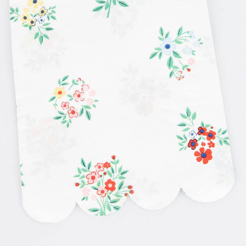 Ditsy Posy Scalloped Guest Towels