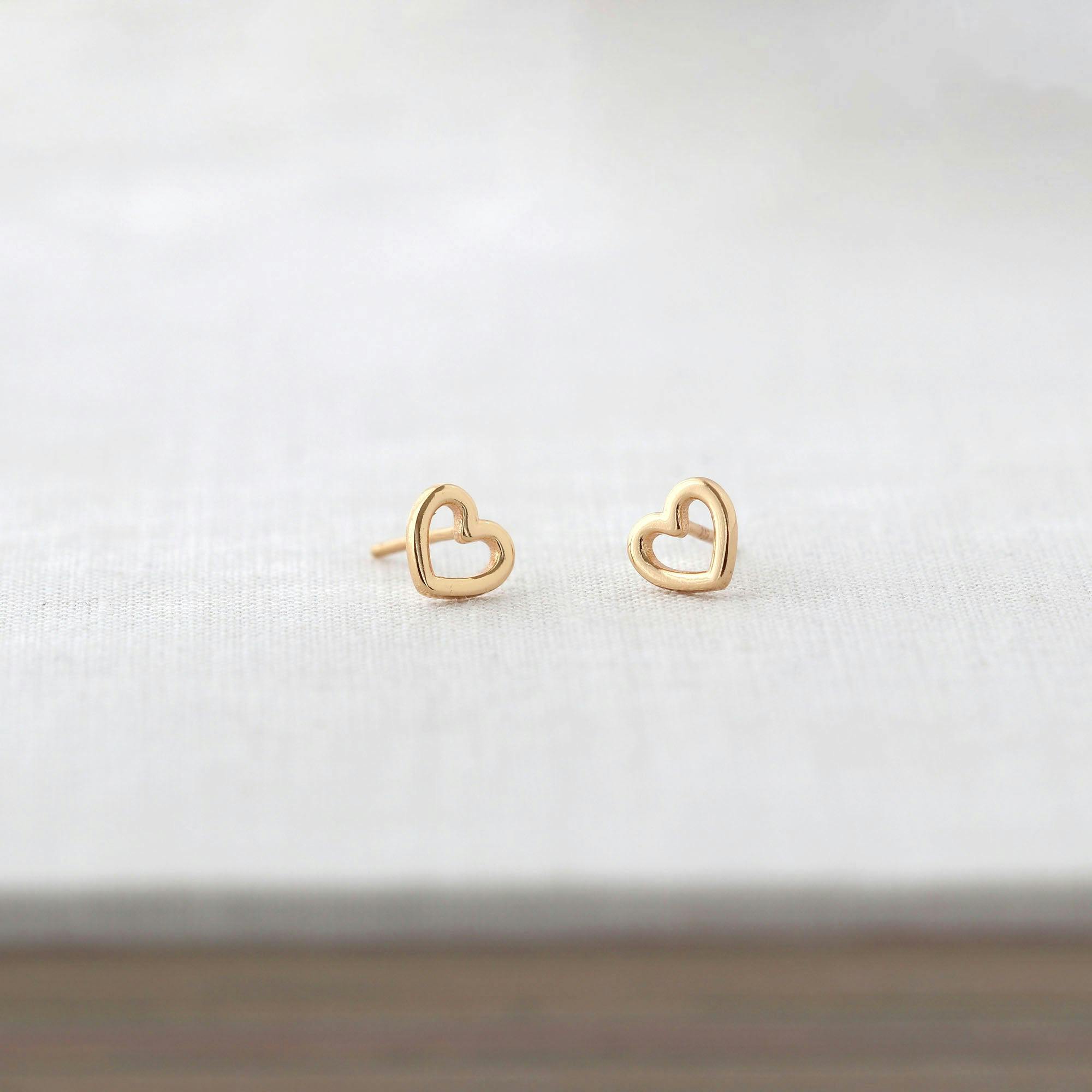 Heart Outline Stud Earrings