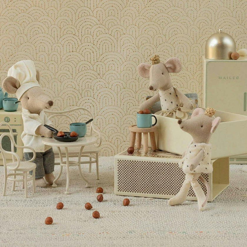Chef mouse w. soup pot and spoon