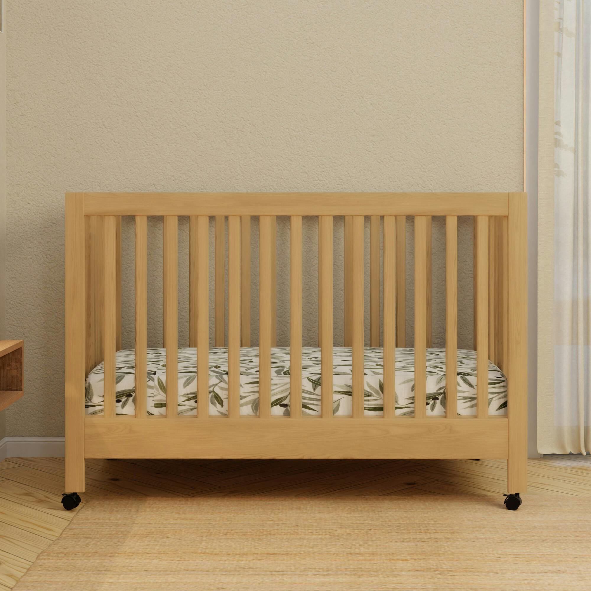 Maki Full-Size Portable Folding Crib With Toddler Bed Conversion Kit