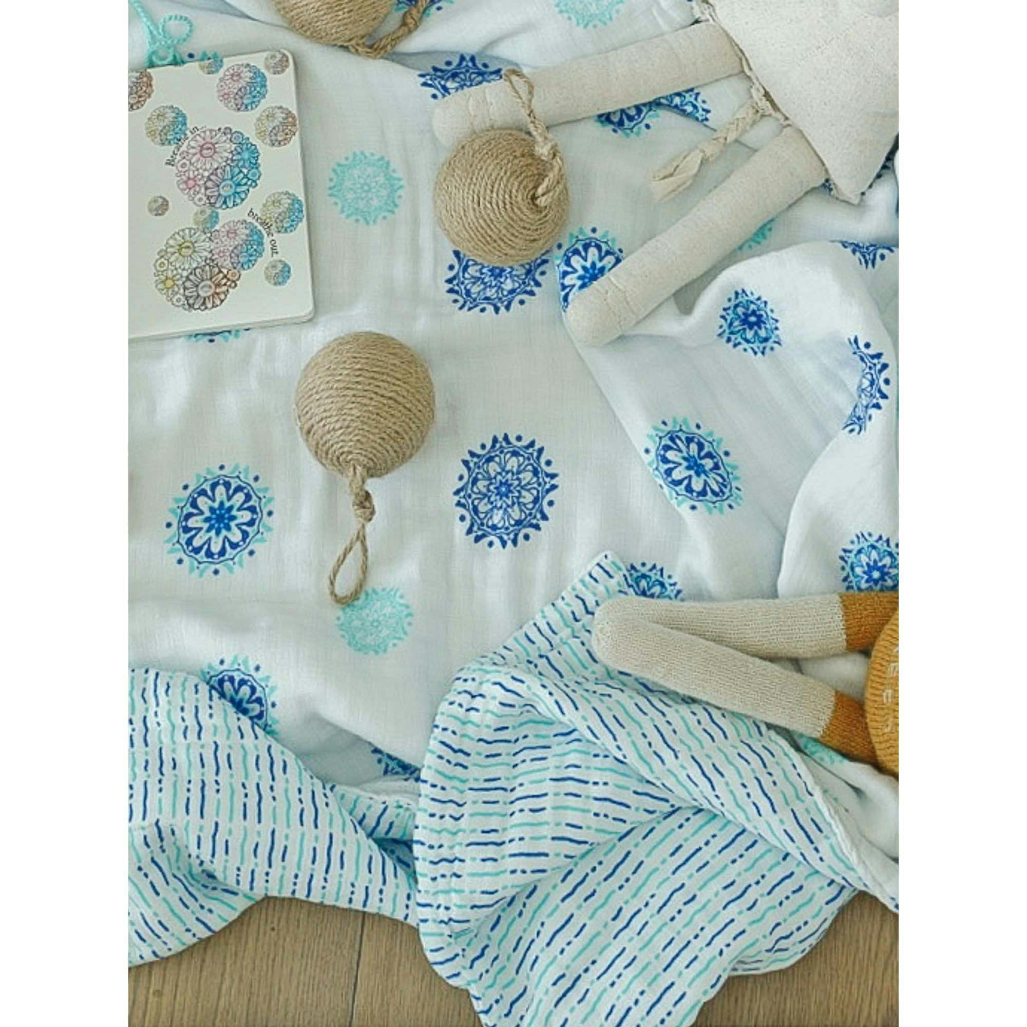Organic Muslin Four-Layer Reversible Snug Blanket