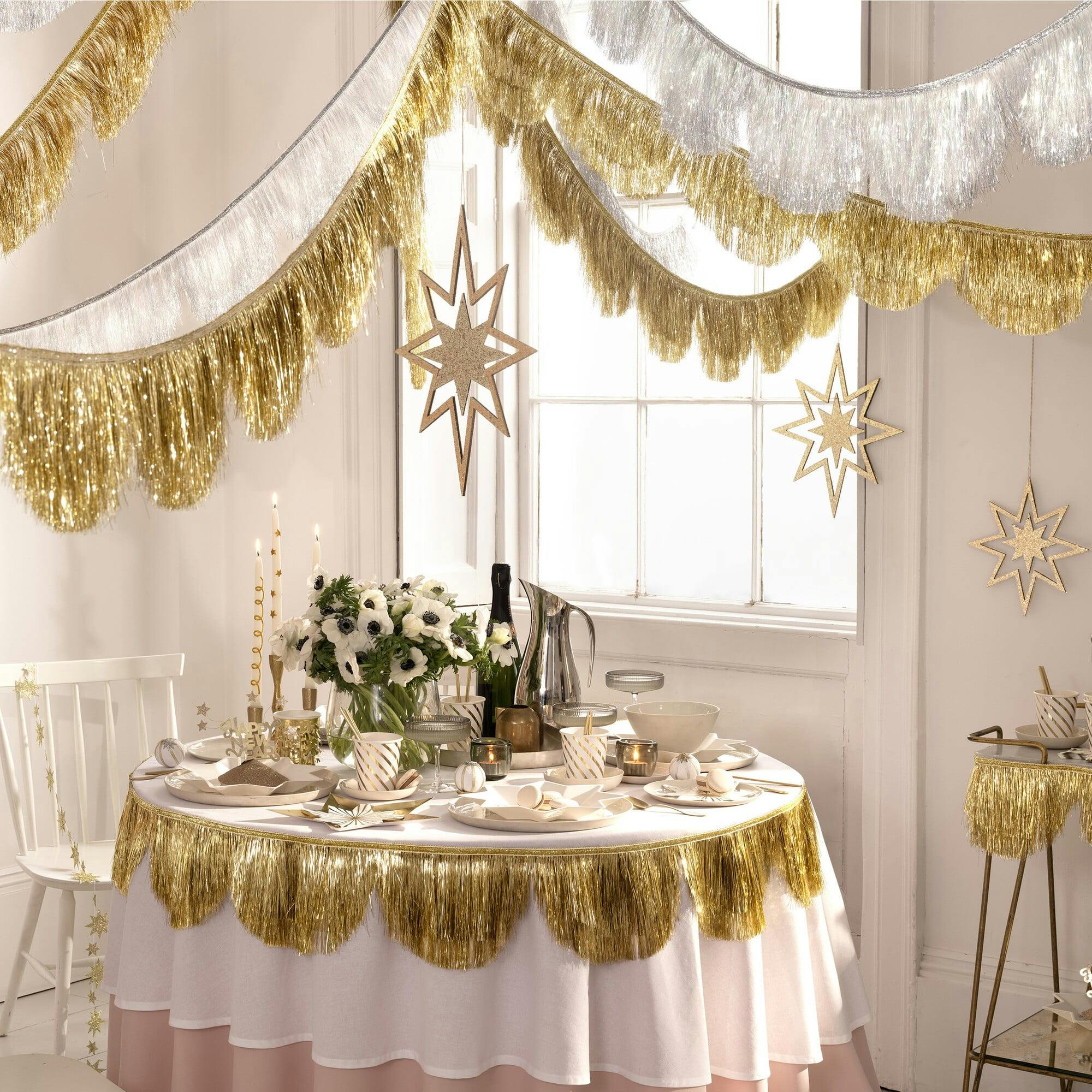 Silver Iridescent Tinsel Scallop Garland