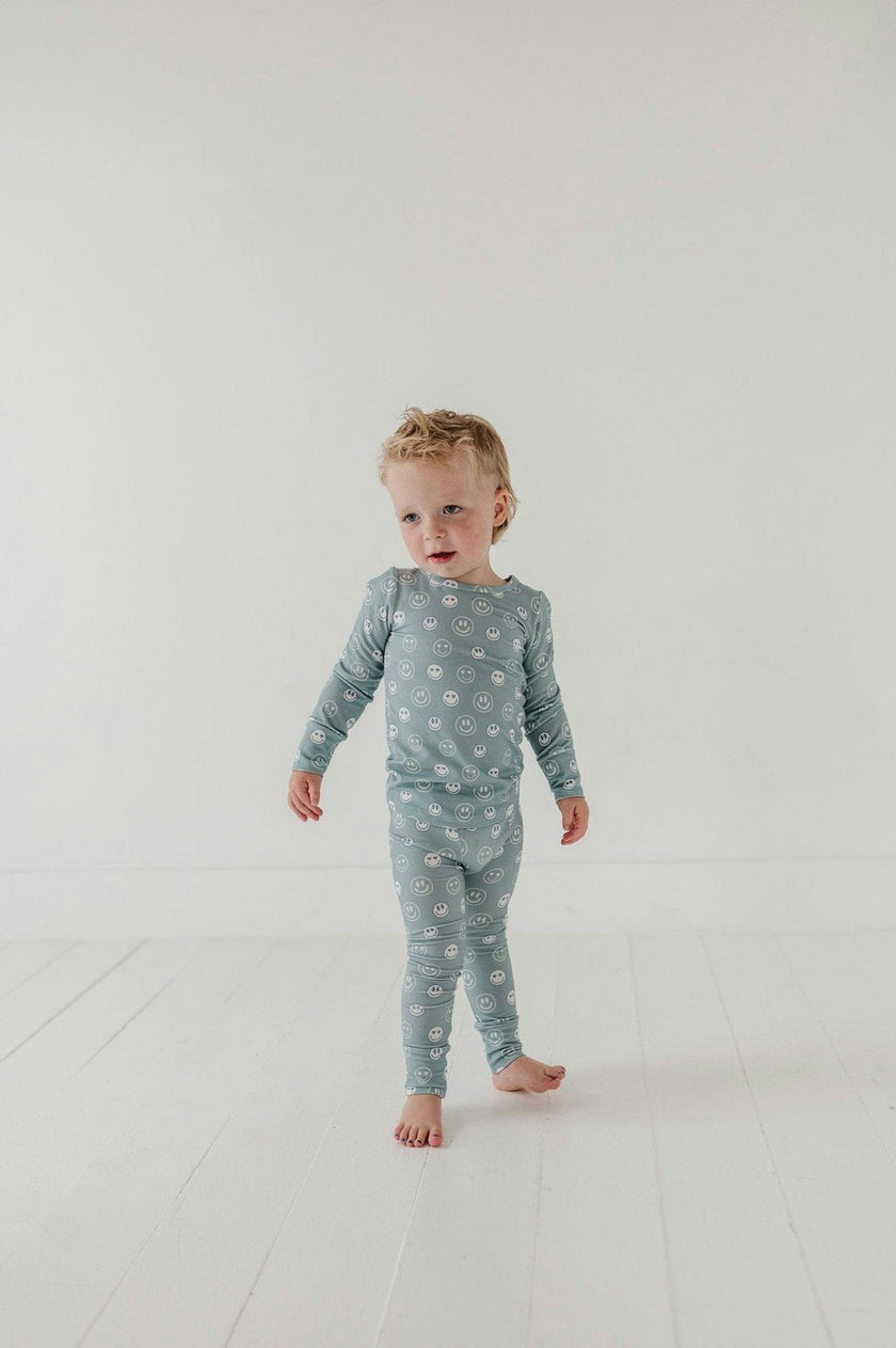 Boys Long Sleeve Lounge Set in Heart Eyes