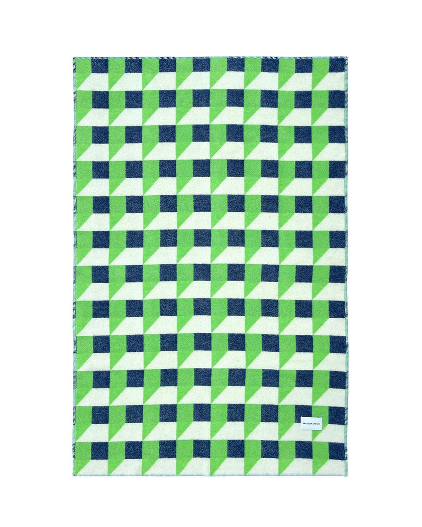 Blanket CUBICS Apple / Navy Print 4.25 x 6.5ft