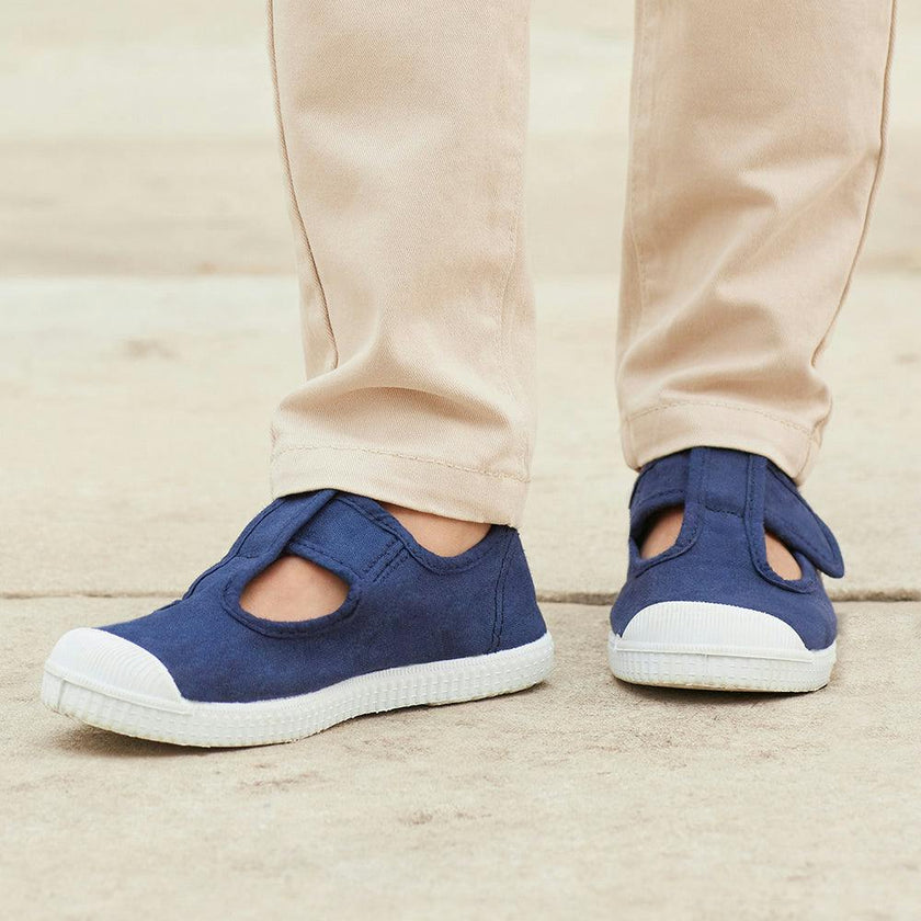 Hampton Canvas Champ Shoes in Navy