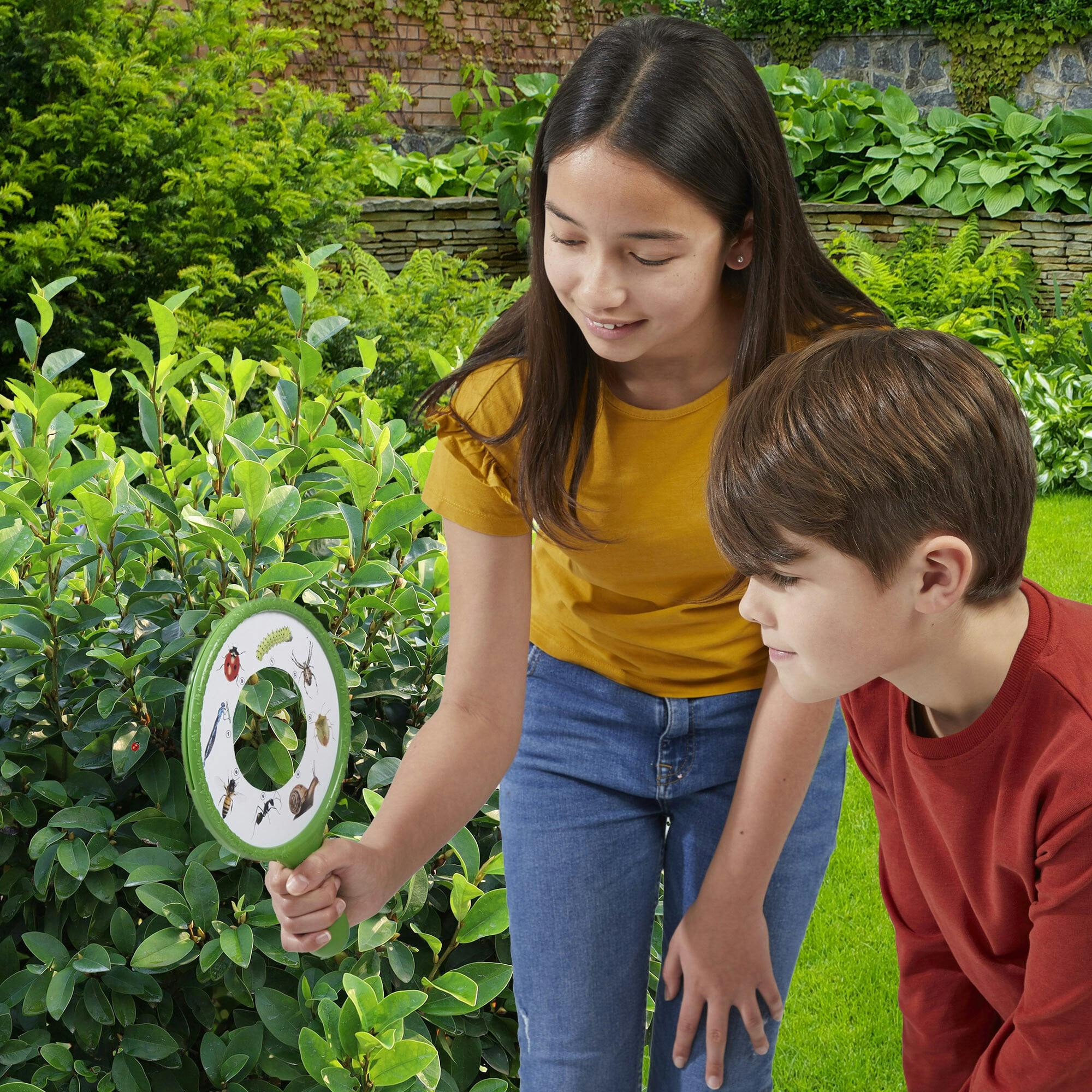 Outdoor Adventure: Nature Explorer