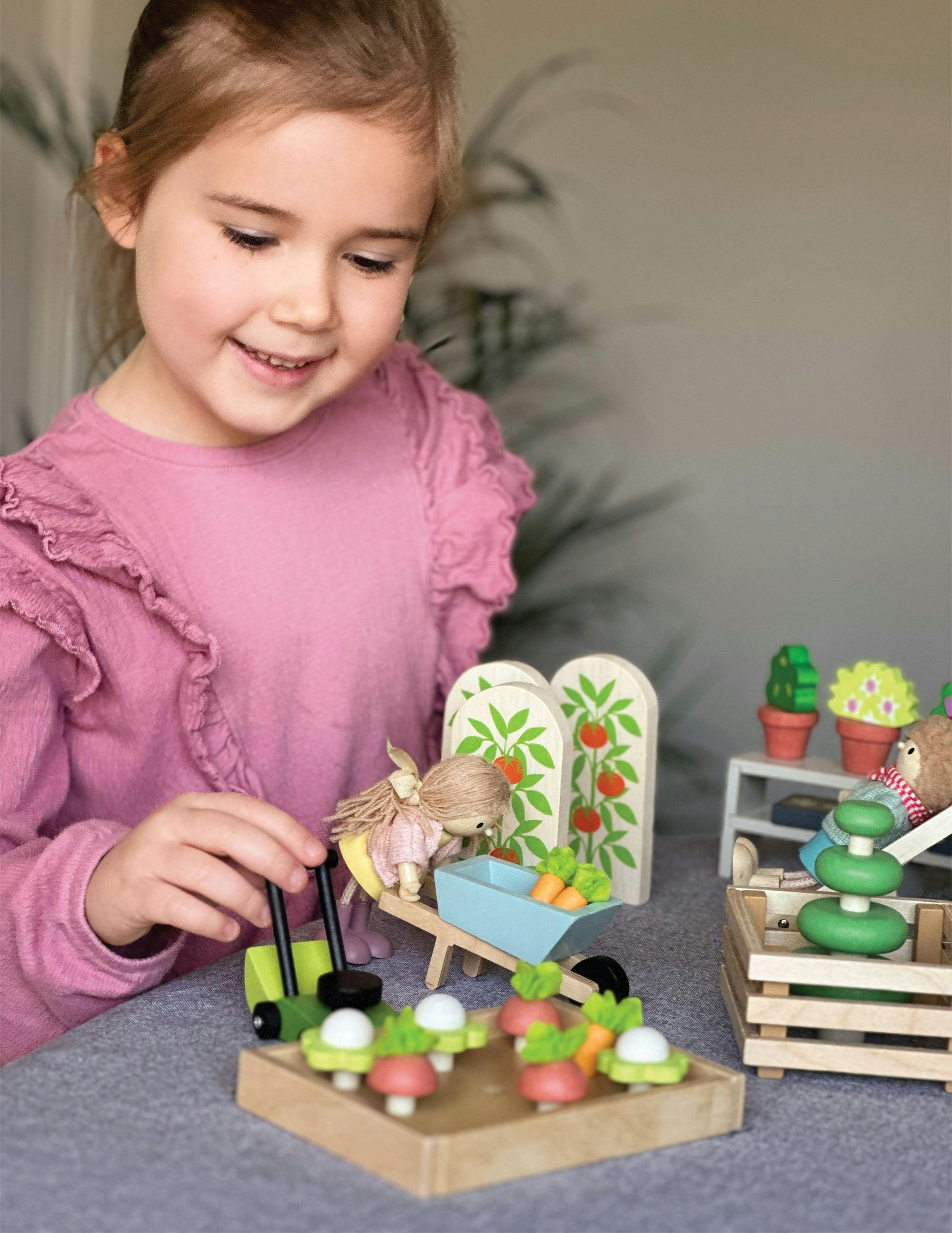 Greenhouse and Garden Set