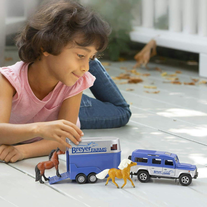 Breyer Horses - Breyer Farms 1:32 Scale Land Rover and Tag-a-Long Trailer Playset w/ 2 Stablemates Horses