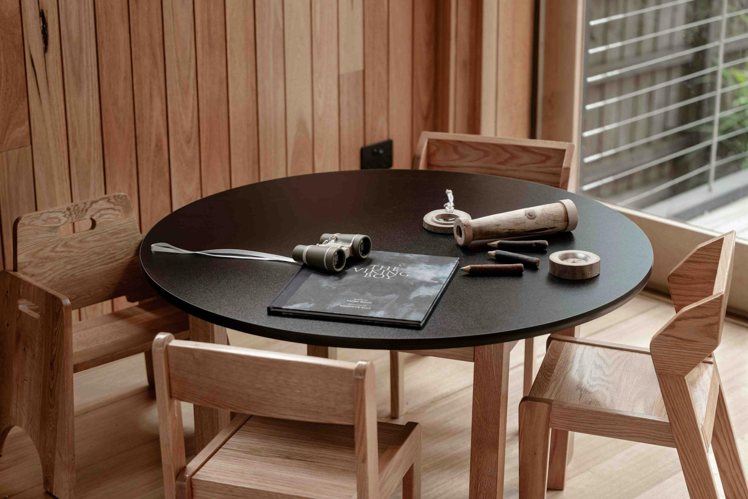 Round Black Kids Table – 35