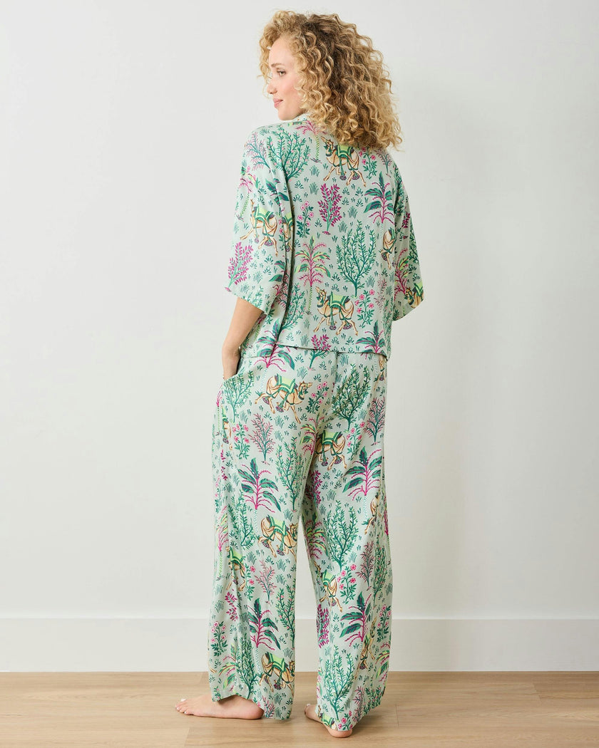 Camel's Courtyard - Eco Satin Wildest Dreams Set - Avocado