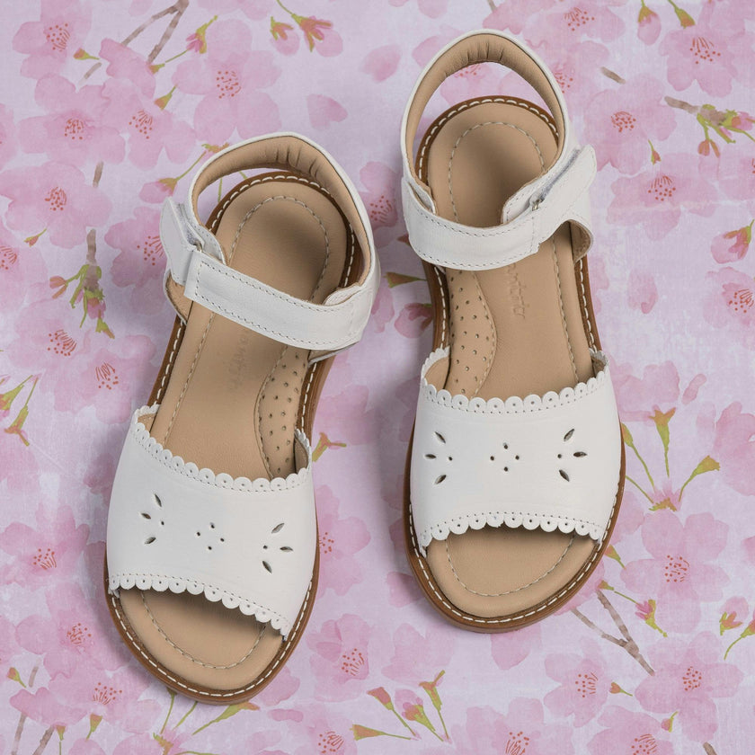 Classic Sandal with Scallop