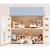 Bay Tree Doll House