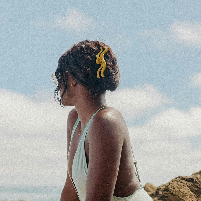 KAXI WAVY MIDI HOLD EVERYTHING CLAW