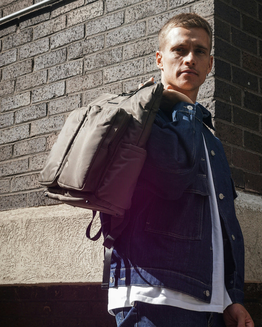 Ozzy Changing Tote / Backpack 2.0 Chocolate