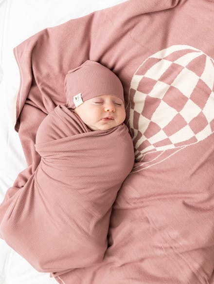 Hot Air Balloon Checkered Knit Blanket