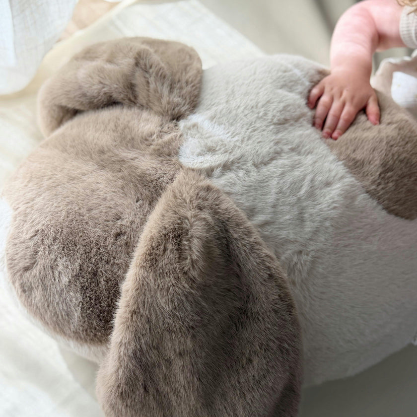 BUNNY POUF