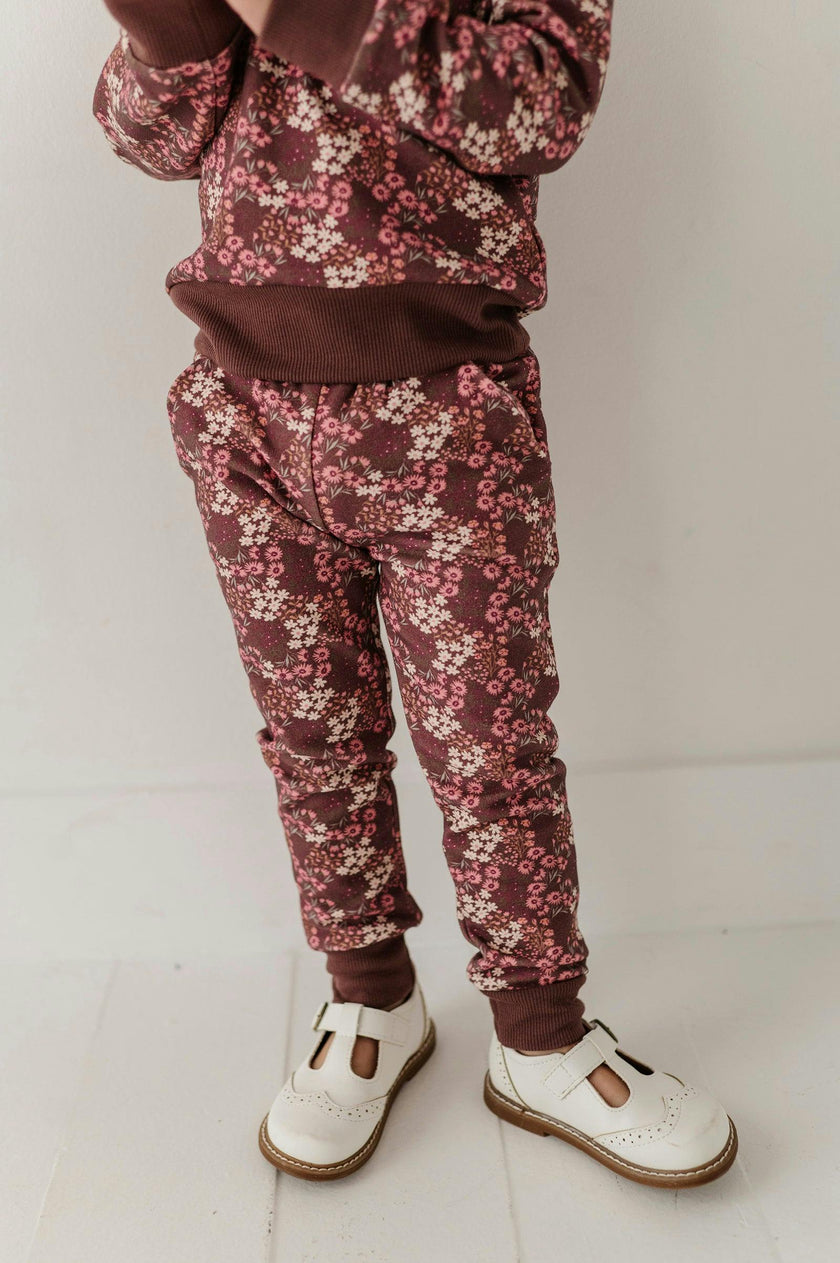 Girls Fleece Sweatpants in Cluster Garden Floral