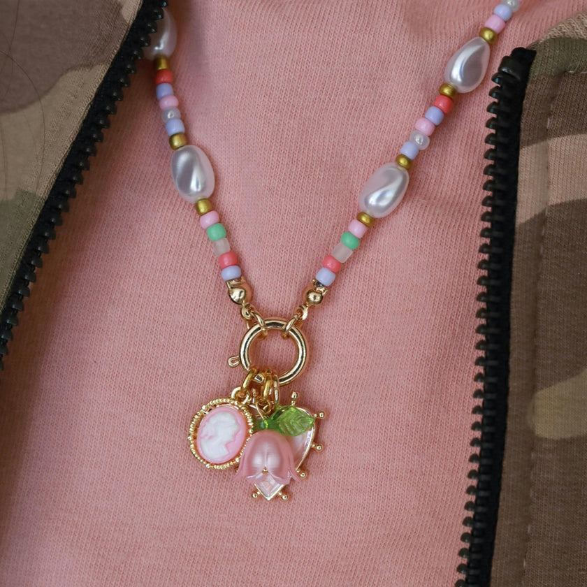 BEADED PEARL FLORAL HEART CHARM NECKLACE