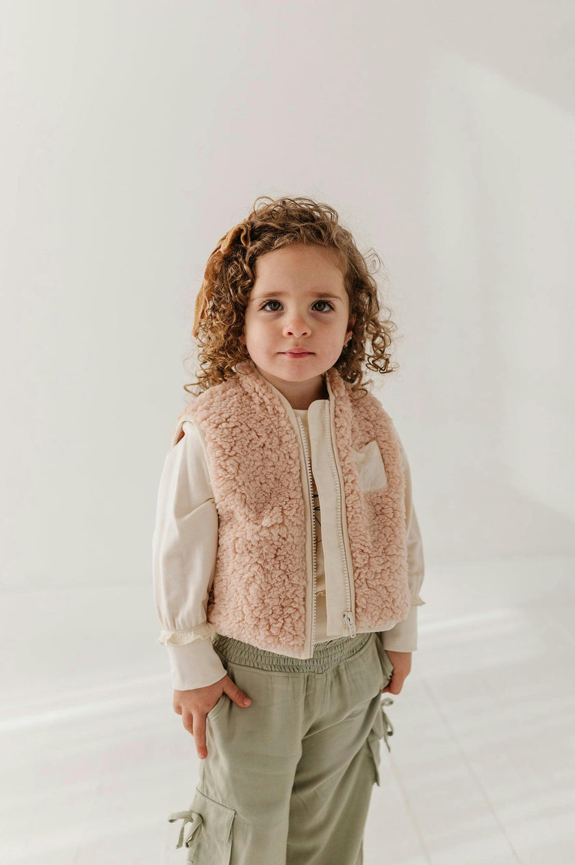 Girls Sherpa Zipper Vest in Soft Pink