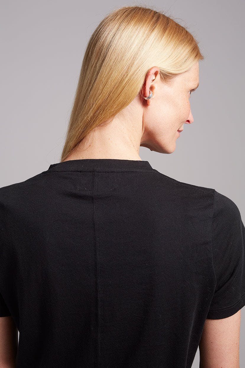 LARA CREW T-SHIRT | BLACK