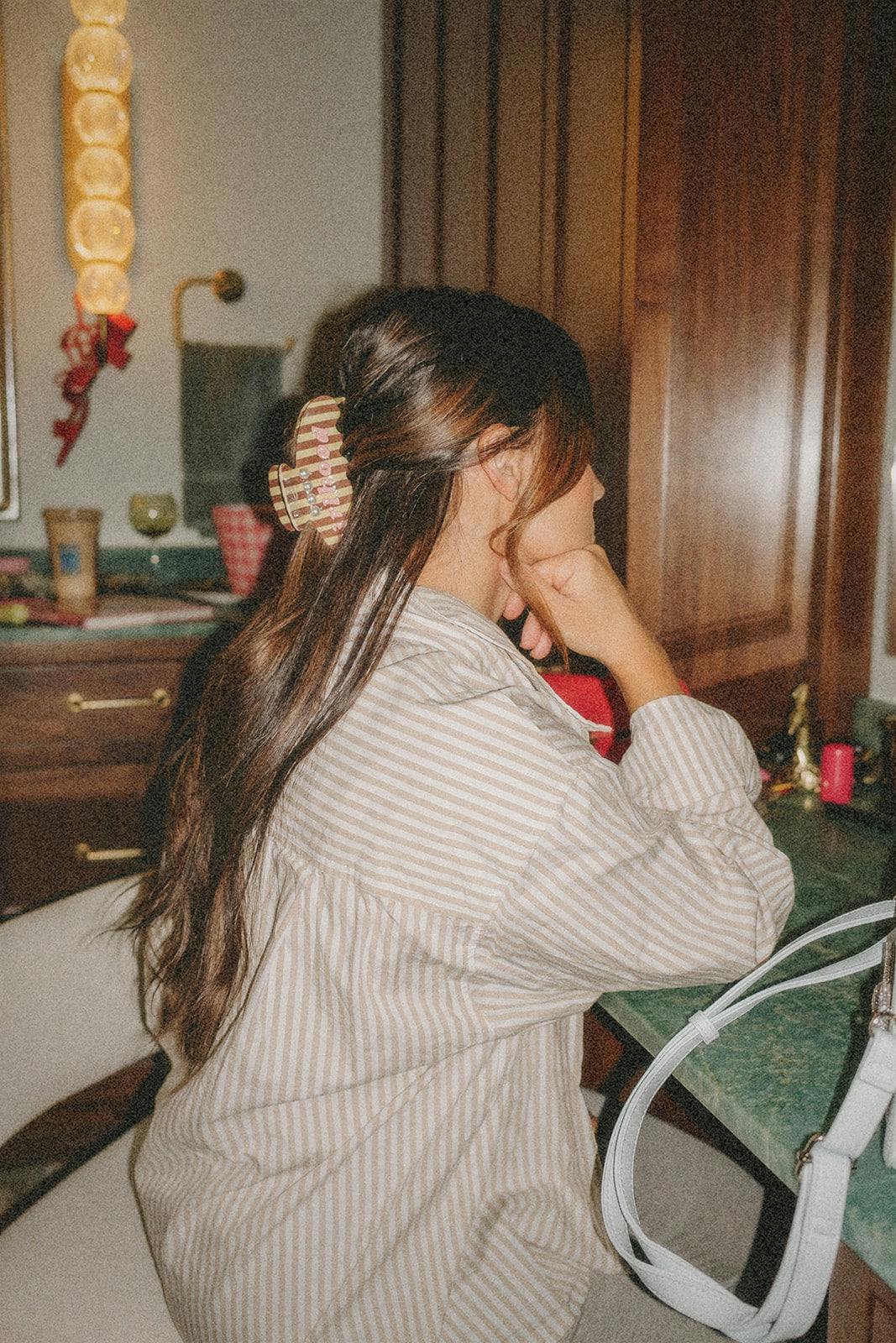 GIRLHOOD OVERSIZED CLAW (2 STYLES)