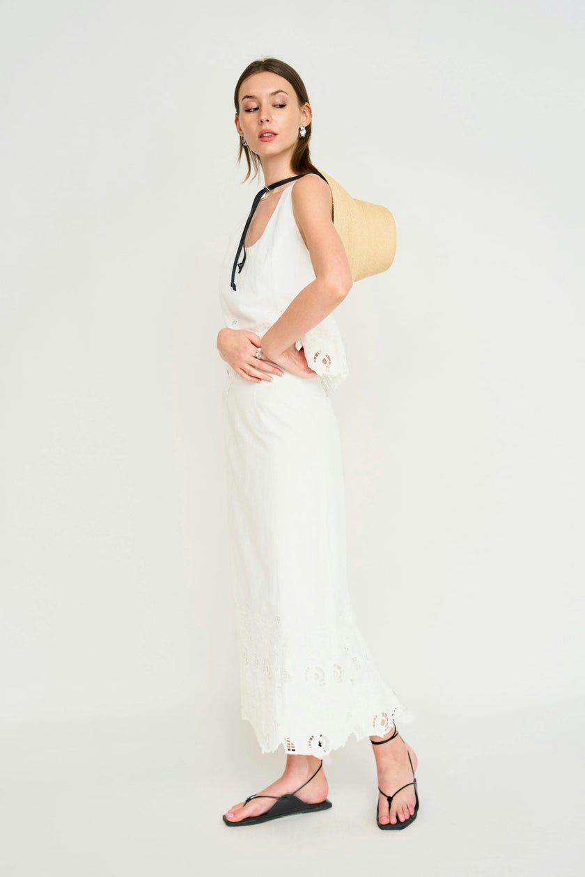 Lombok Skirt in White Embroidered Deco