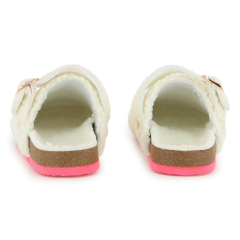 Adjustable buckle slippers