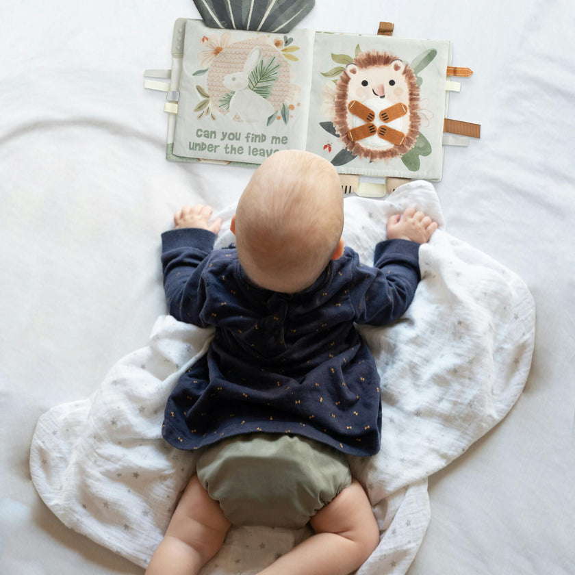 Soft Baby Book with Touch and Feel Pages - Sensory Book for Babies 0-6 Months with Textured Animals, Mirror & Crinkle Paper - Perfect for Baby Showers