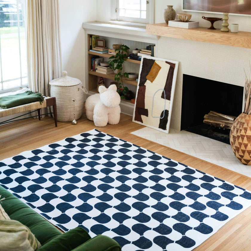 Black and White Wavy Rug