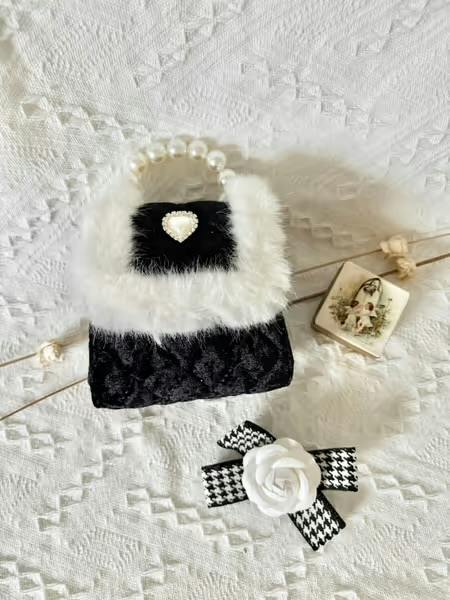 Velvet Fur Trimmed Diamond Heart Purse