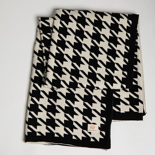 HOUNDSTOOTH
