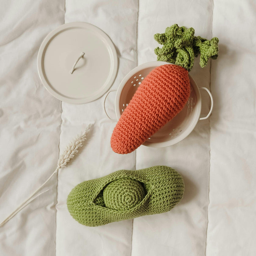 Peas & Carrot Gift Box 🥫  100% organic cotton crochet rattles