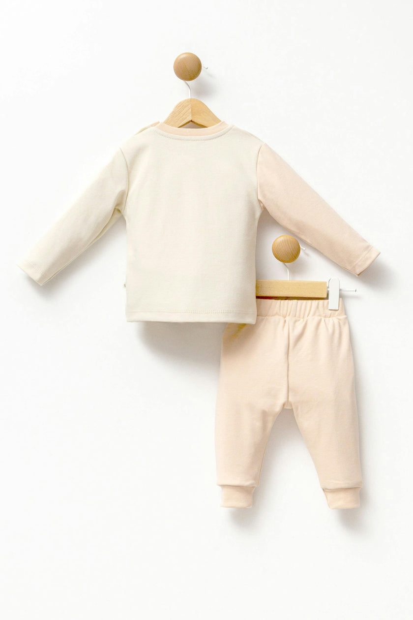 Peach Rainbow Graphic Outfit