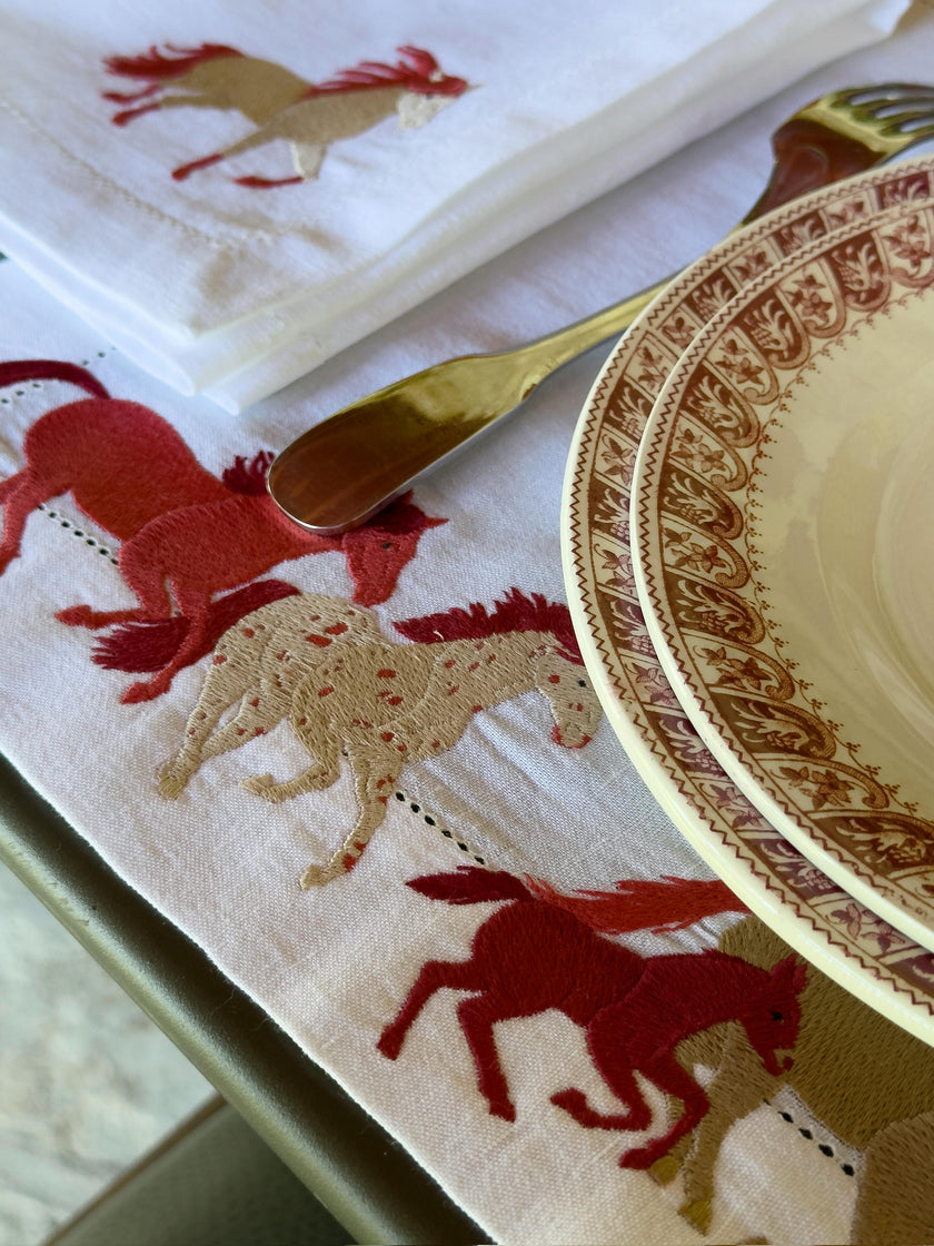 Placemat & napkin - Cavalcade embroidery