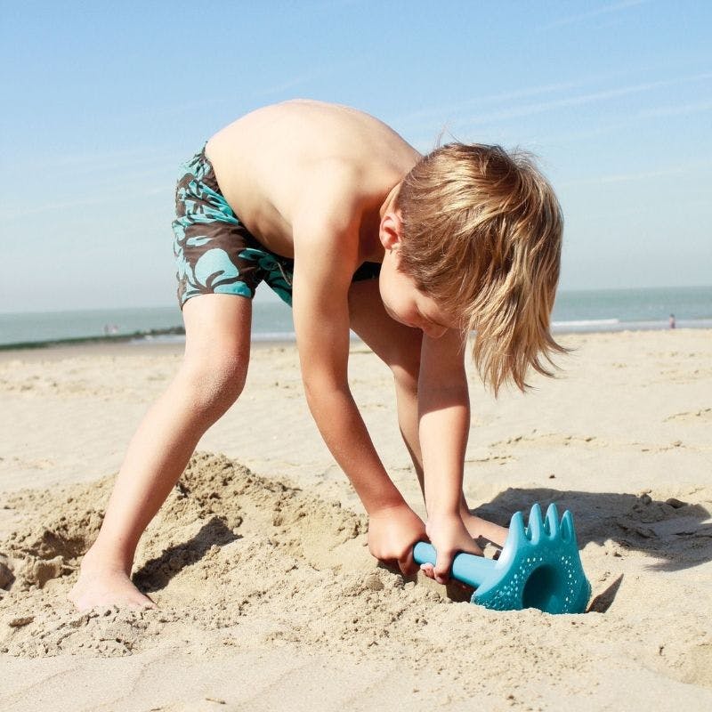 Quut Beach Bundle – Beach Bag Set & Triplet Multifunctional Sand Play Set for Kids