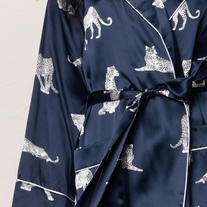 Women's Silk Long Robe in Panthère de Nuit