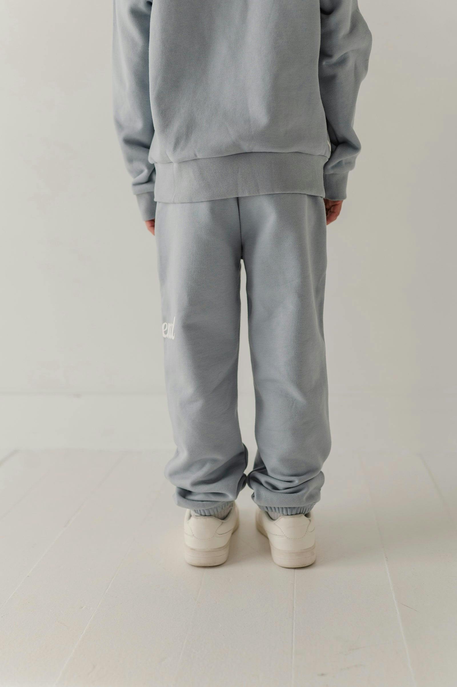 Boys Dario Graphic Sweatpants in Legend in Blue Fog