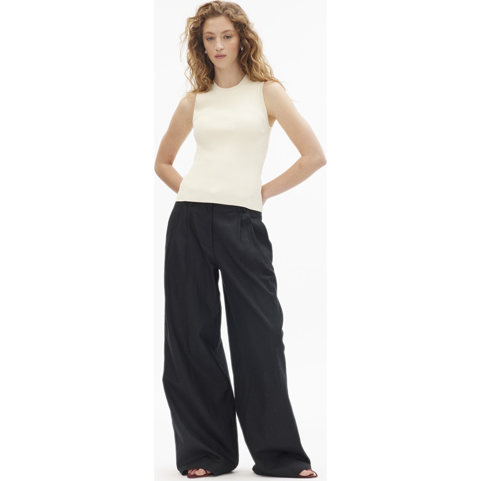 Jodi Pant, Black