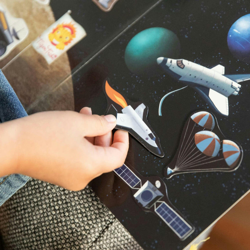 Tribe: Magna Carry - Space Explorer Fold Out Magnetic Play Scene