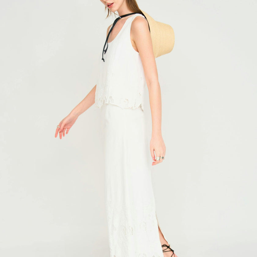 Lombok Skirt in White Embroidered Deco