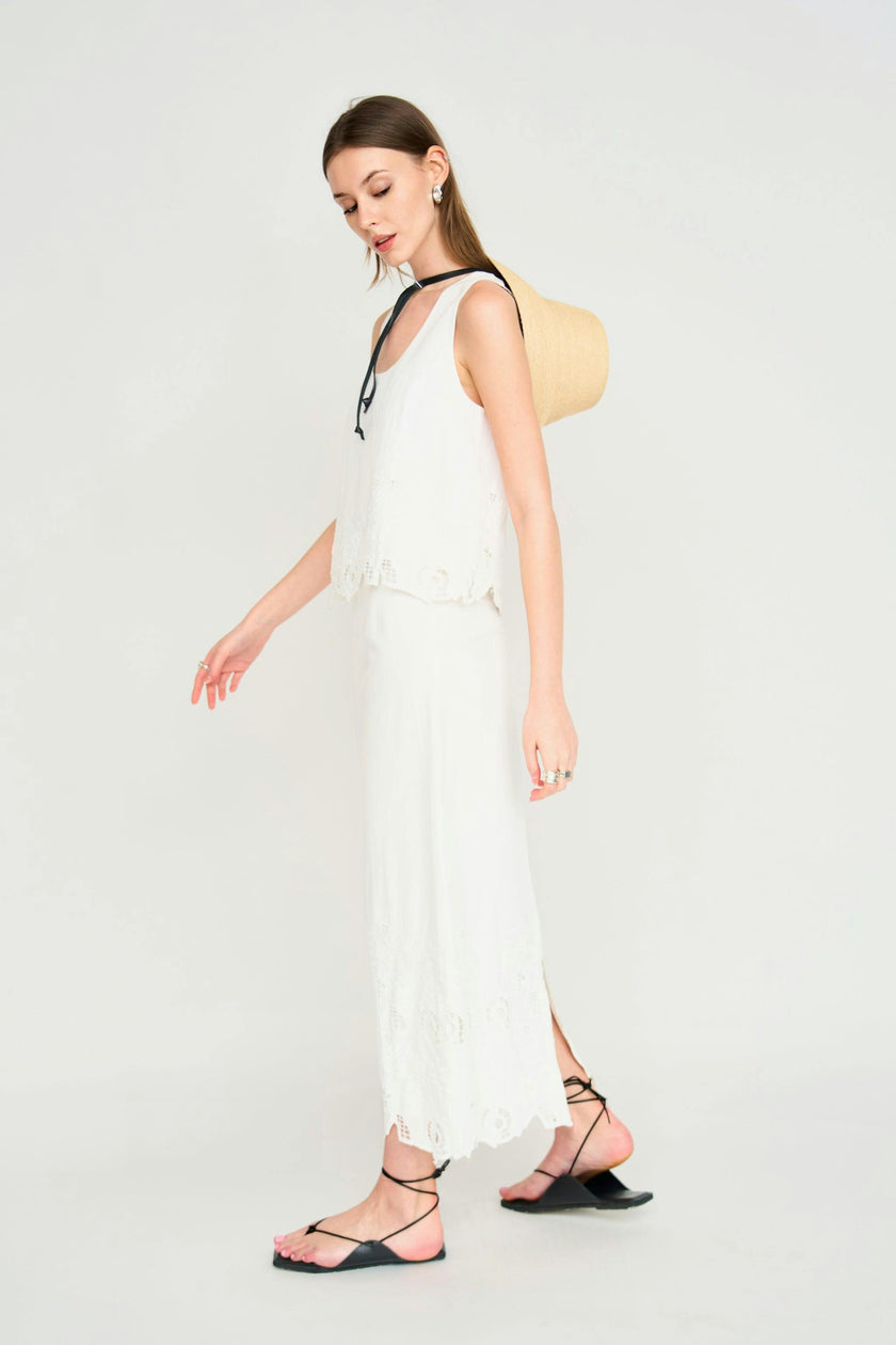 Lombok Skirt in White Embroidered Deco