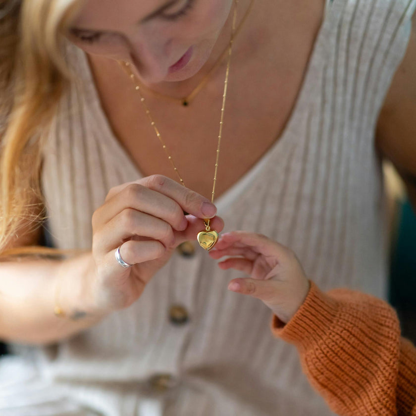 Women'S Motherlove Locket Necklace