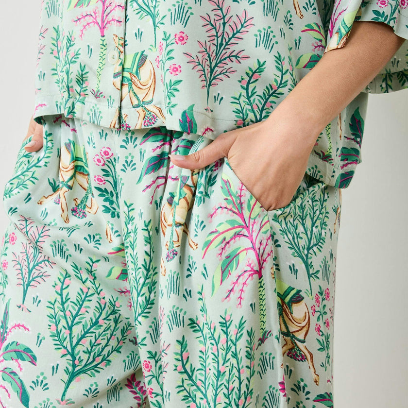 Camel's Courtyard - Eco Satin Wildest Dreams Set - Avocado